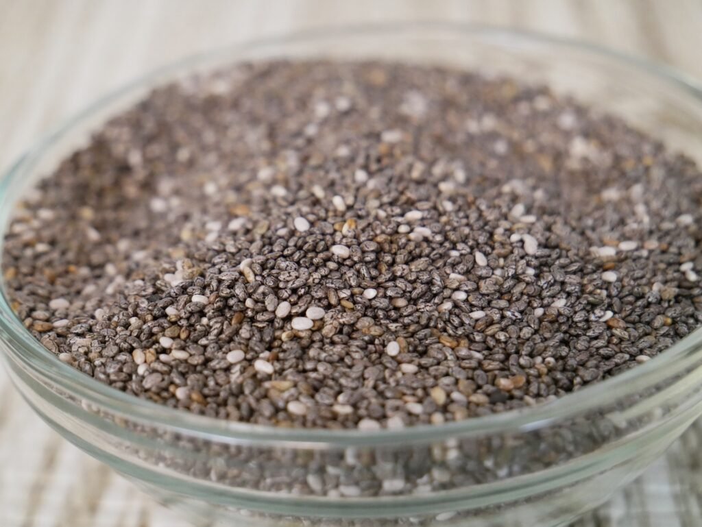 6 Health Benefits of Chia Seeds and How to Use Them Daily